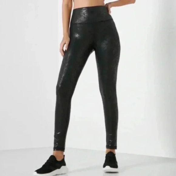 Aerie Offline High Shine High Rise Black Faux Leather Yoga Leggings Small NWT - Picture 8 of 8